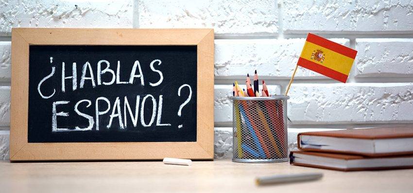 Do you speak Spanish on chalkboard