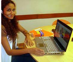 lady is practicing her Spanish online.