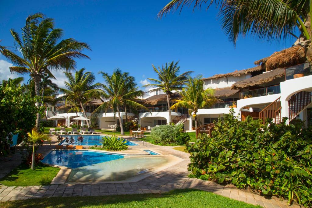 Live in a nice neighborhood in latin america.